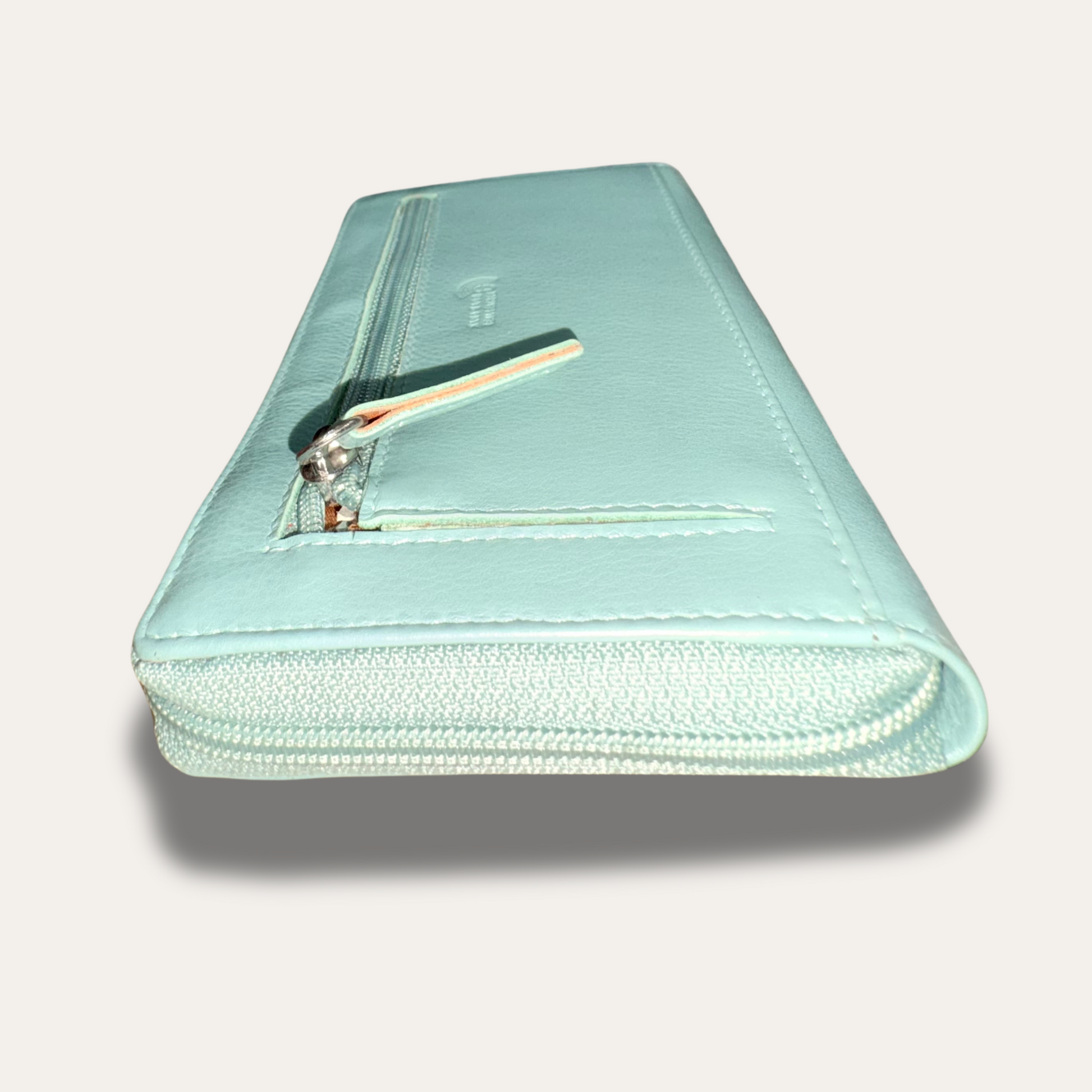 Long Cyan